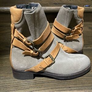 Alberto Fermani Tan and Gray Combat Boots suede leather designer